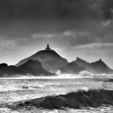 Coup de vent méditerranéen ,les iles sanguinaires en noir et blanc,photographe de paysages,thierryraynaud