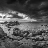 De roc en roc vers la lumière,photos de paysages corses,visiter la corse,photos noir et blanc artistiques,photographe noir et blanc,photographe corse,Thierry Raynaud