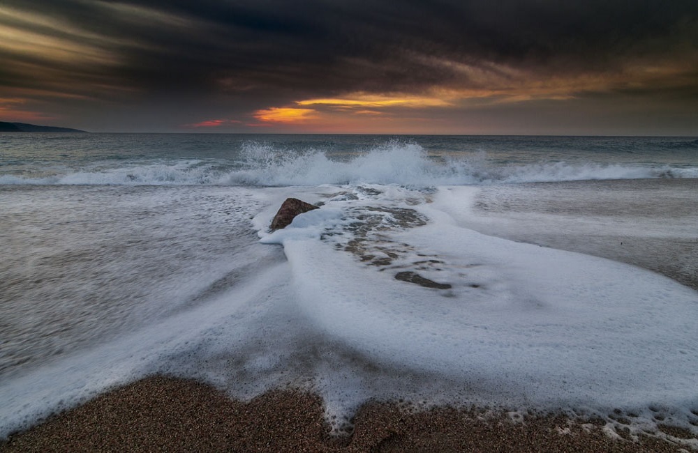 coucher de soleil sur la plage de sagone ,photographe Ajaccio,Thierry Raynaud,tempête mer corse