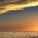 Coucher de soleil sur le golfe d’Ajaccio avec bateau – Photographie de Corse
