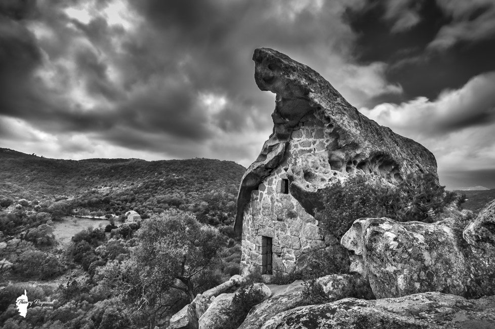 Photo noir et blanc de paysages village noir et blanc