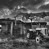 Le tracteur de Dume , photos d'art noir et blanc,  photographe d'art CorseThierry Raynaud