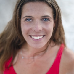 Séance photo shooting modele sportif Charlotte en Corse a Ajaccio